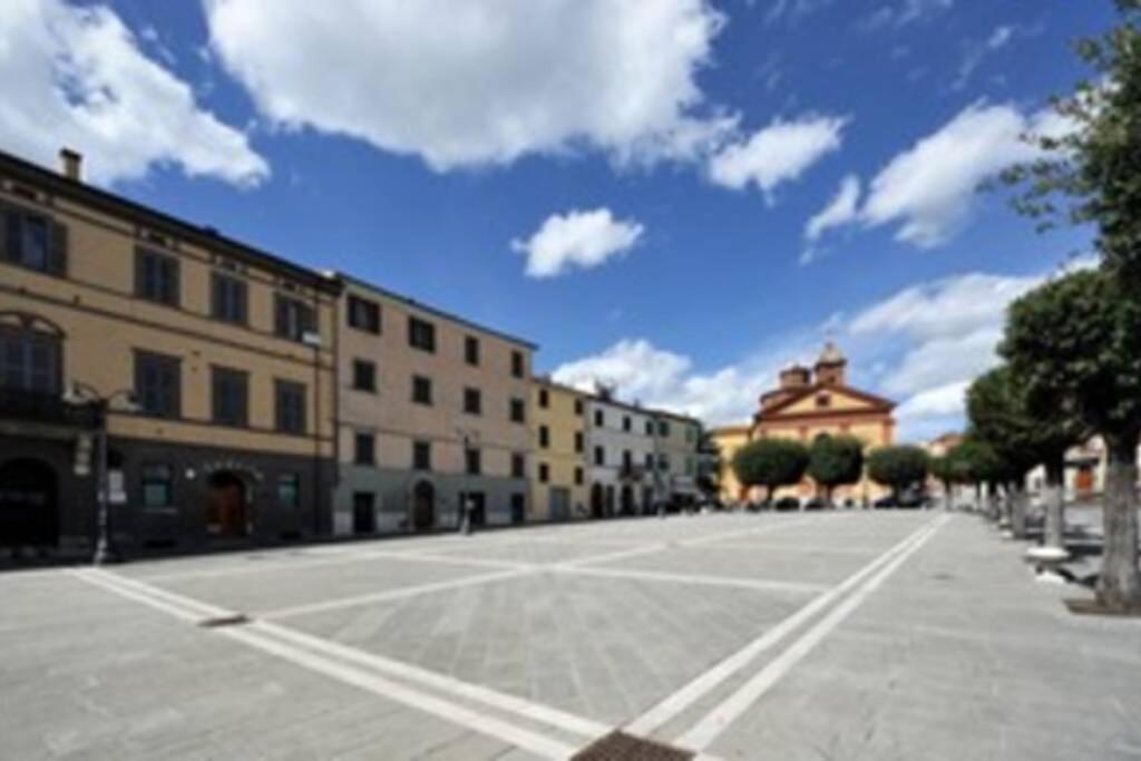 La Piazza - Appartamento Con Vista Синалунга Екстериор снимка
